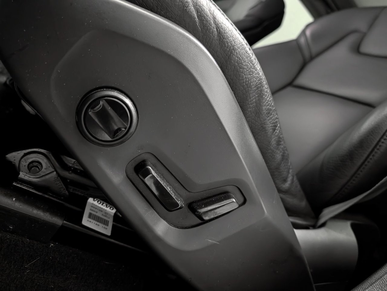 Image 10 Volvo XC60 Plus B6 2023