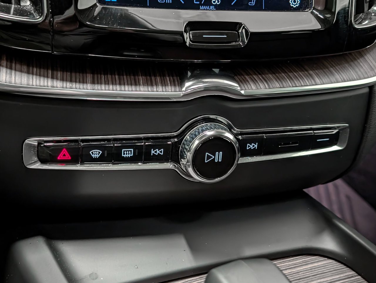 Image 17 Volvo XC60 Plus B6 2023