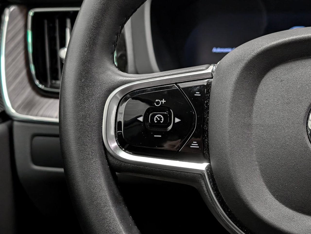 Image 20 Volvo XC60 Plus B6 2023