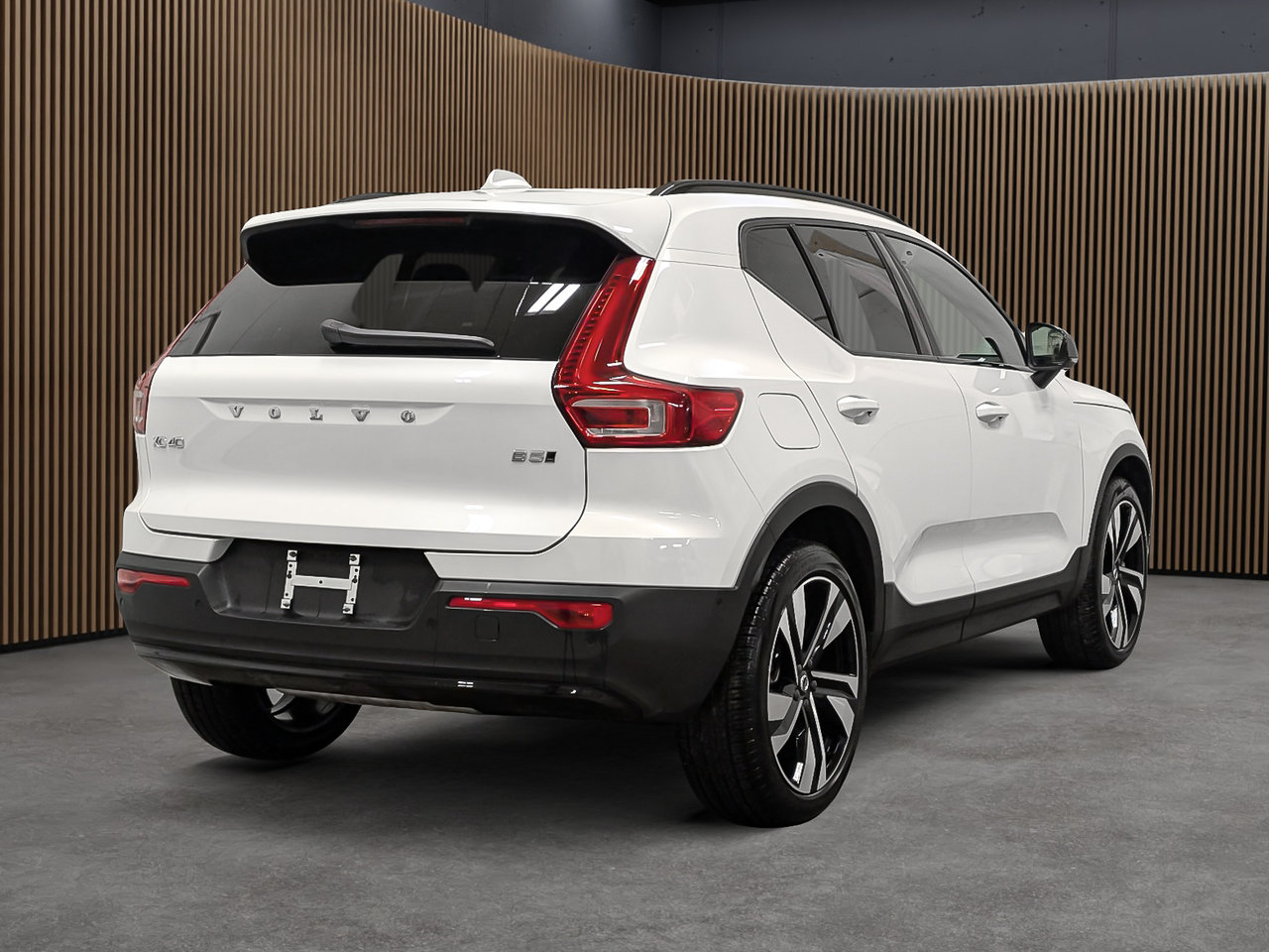 Image 6 Volvo XC40 B5 - Plus 2025