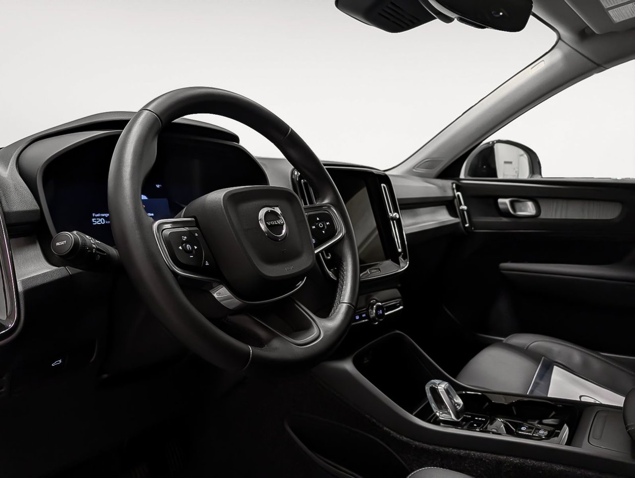 Image 9 Volvo XC40 B5 - Plus 2025