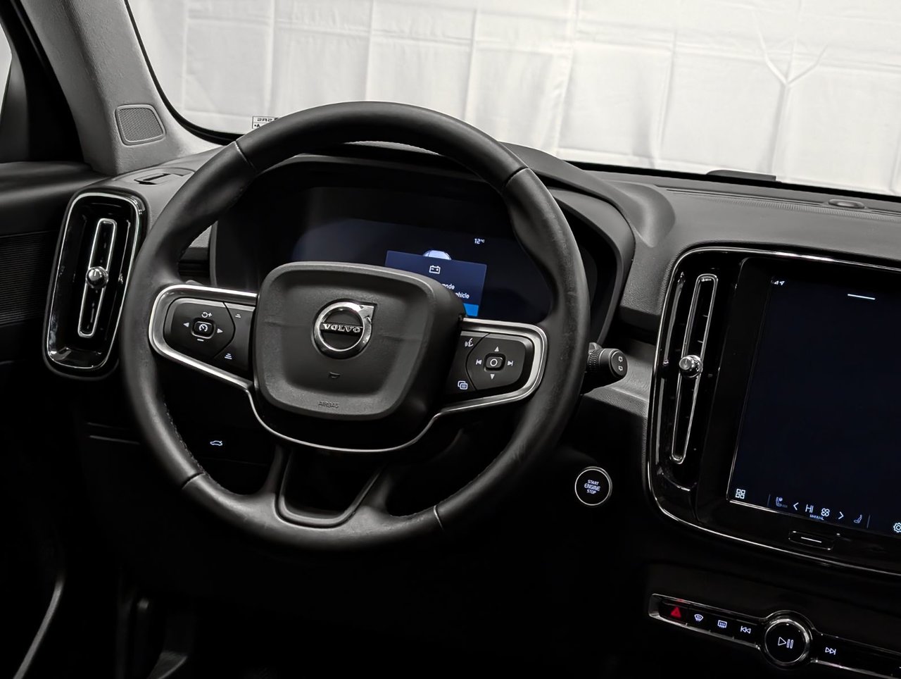 Image 14 Volvo XC40 B5 - Plus 2025