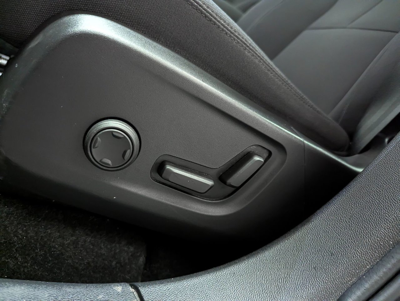 Image 10 Volvo C40 Recharge Core 2024