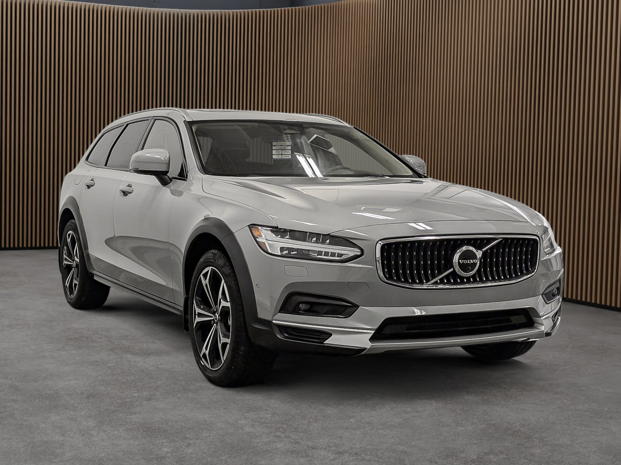 Image 3 Volvo V90 Cross Country B6 - CC Plus 2025