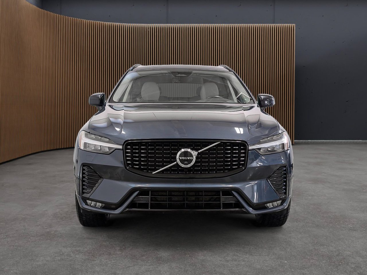 Image 3 Volvo XC60 Plus Dark B6 2023