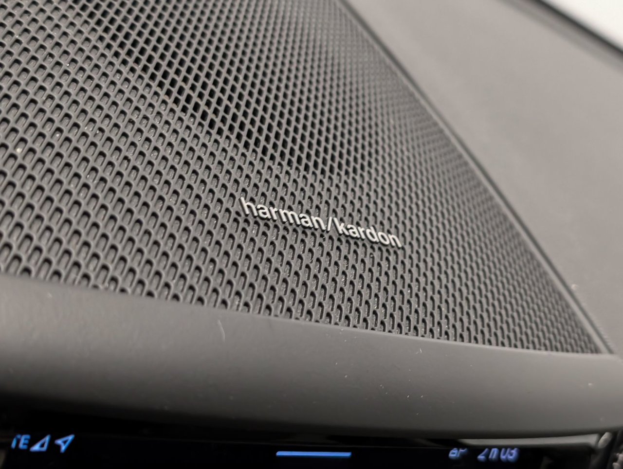 Image 25 Volvo XC60 Plus Dark B6 2023