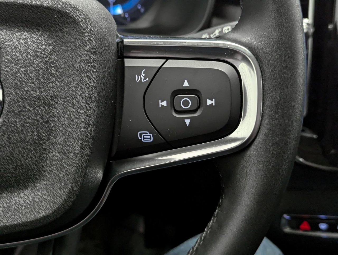 Image 17 Volvo XC40 B5 - Plus 2025