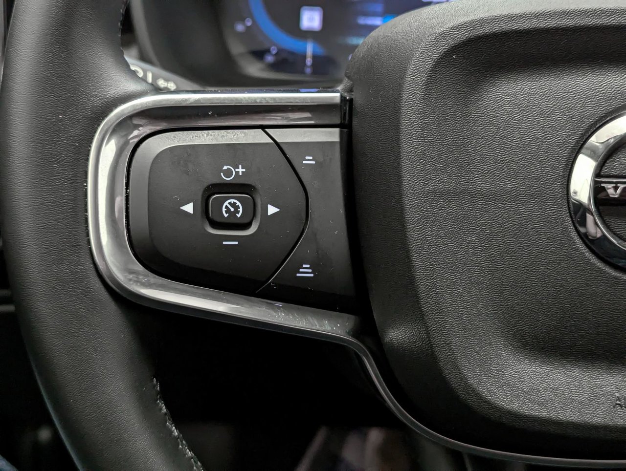 Image 18 Volvo XC40 B5 - Plus 2025