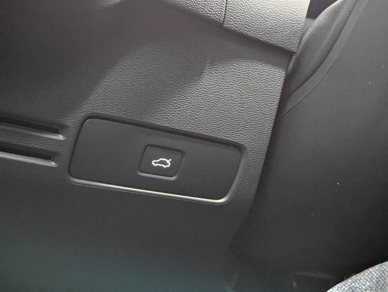 Image 20 Volvo XC40 B5 - Plus 2025