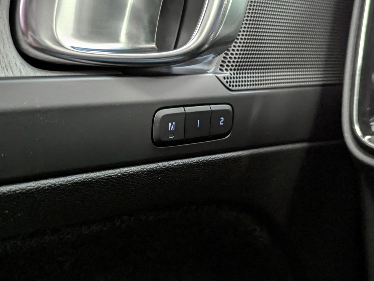 Image 22 Volvo XC40 B5 - Plus 2025