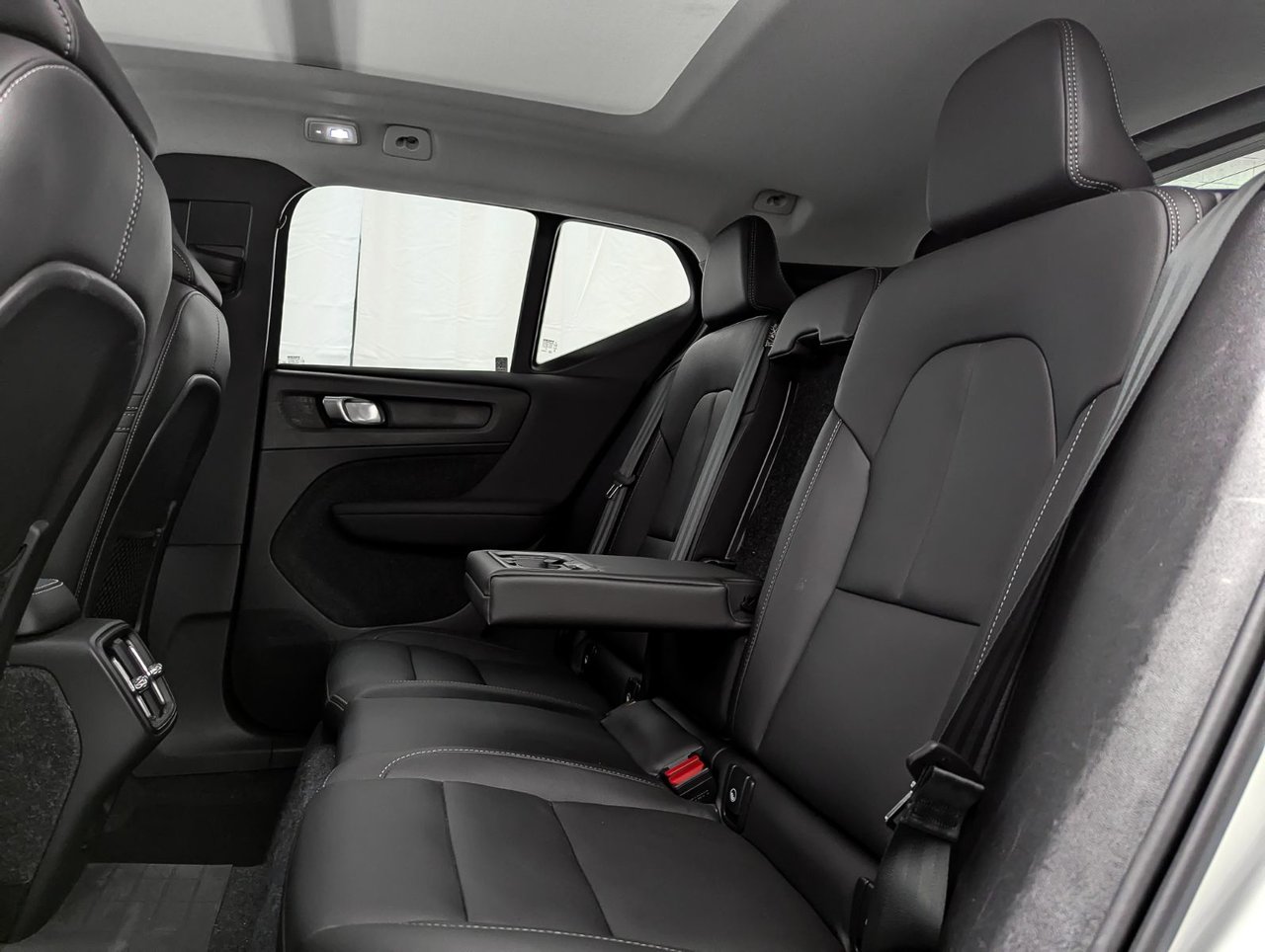 Image 25 Volvo XC40 B5 - Plus 2025