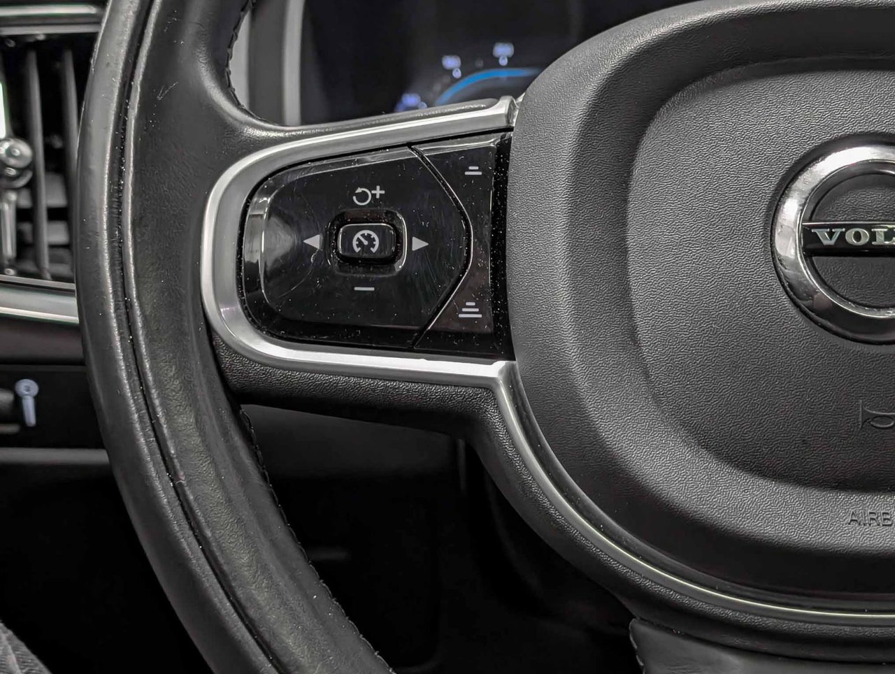 Image 20 Volvo V90 Cross Country CC B6 2022