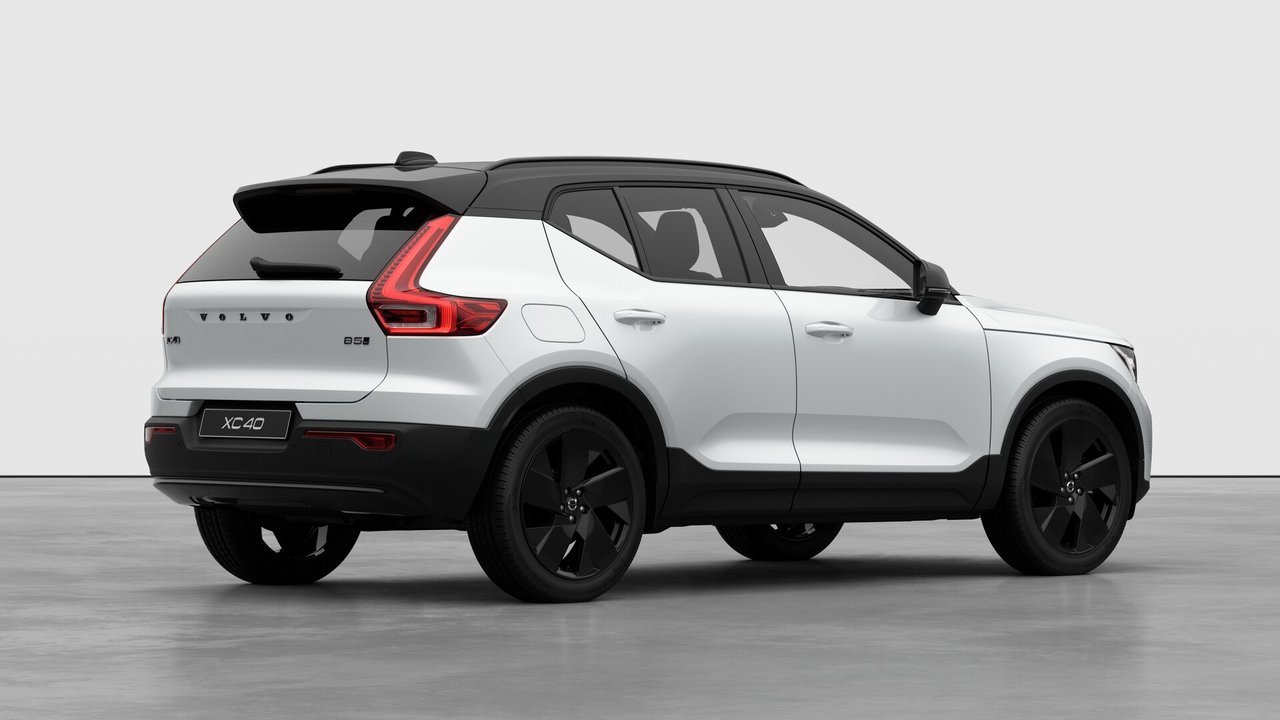 Volvo XC40 B5 - Ultra Black Ed 2026 — photo 4
