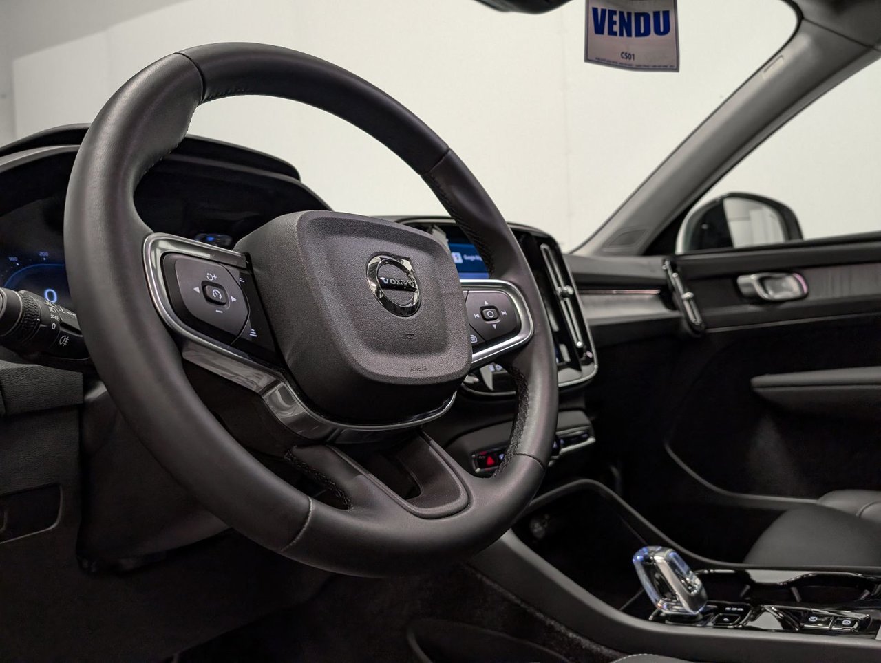 Image 6 Volvo XC40 B5 - Plus 2025