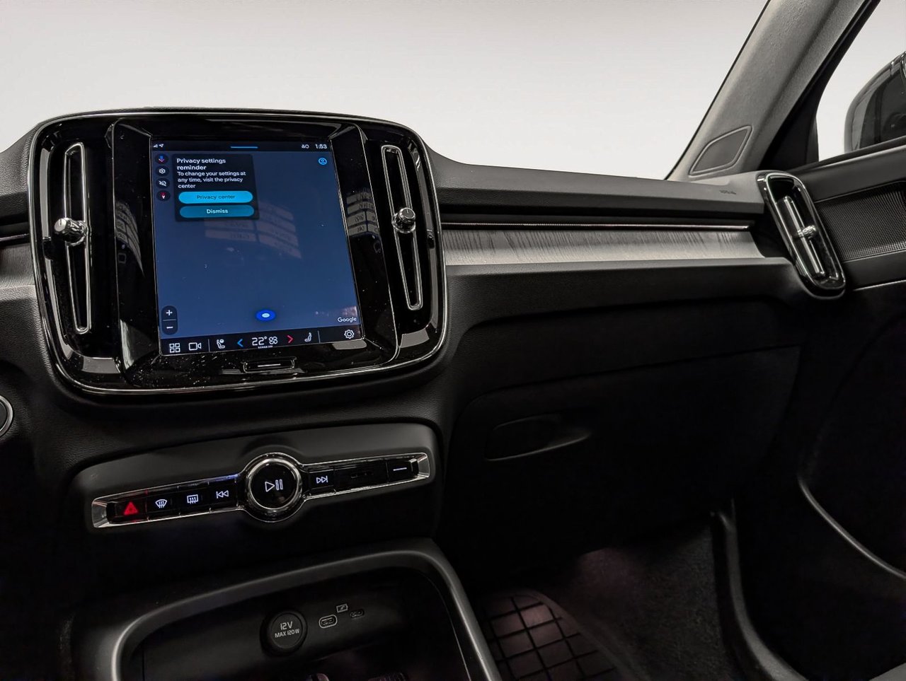 Image 11 Volvo XC40 B5 - Plus 2025