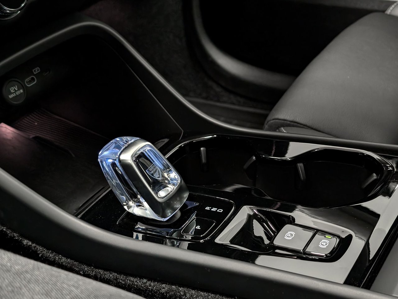 Image 14 Volvo XC40 B5 - Plus 2025