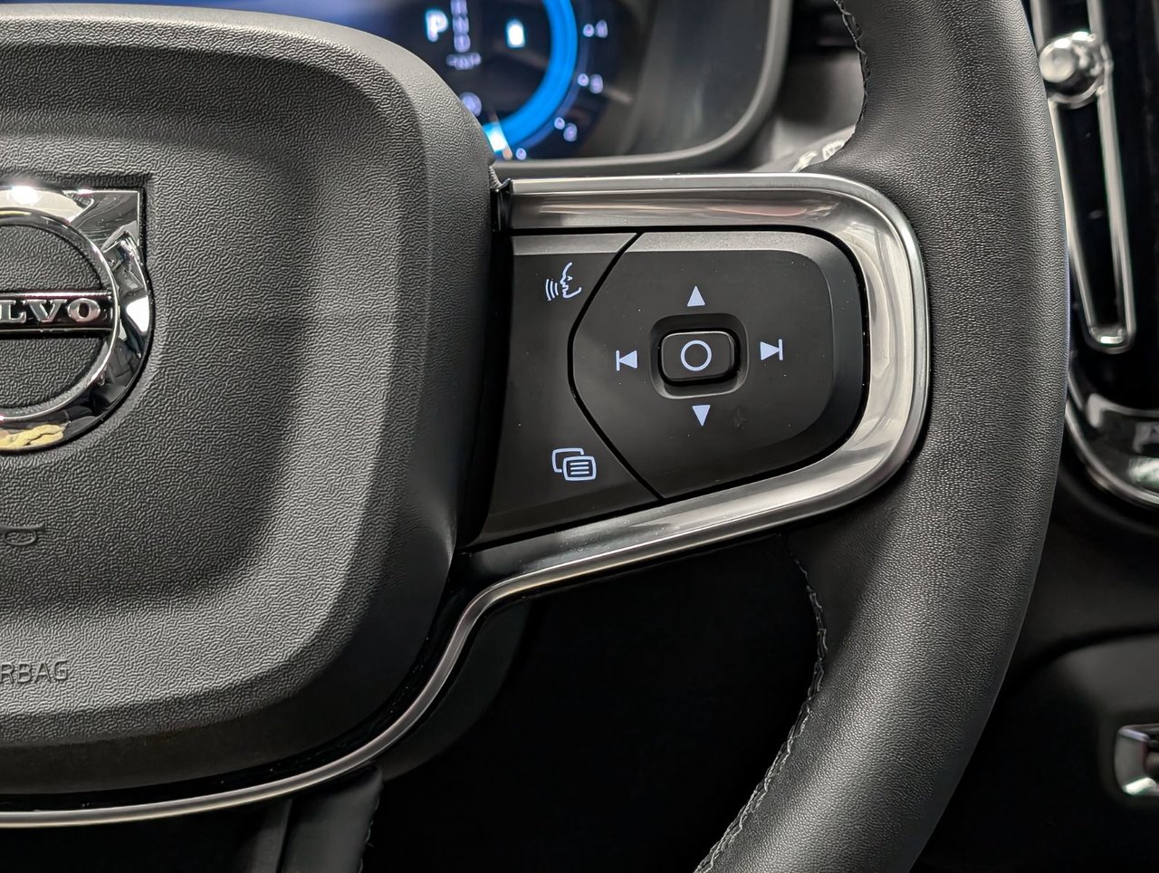 Image 15 Volvo XC40 B5 - Plus 2025