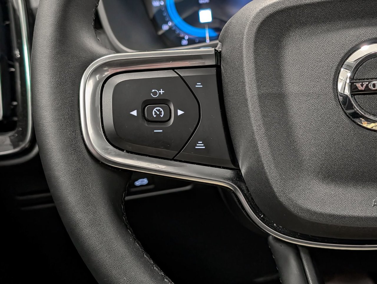 Image 16 Volvo XC40 B5 - Plus 2025