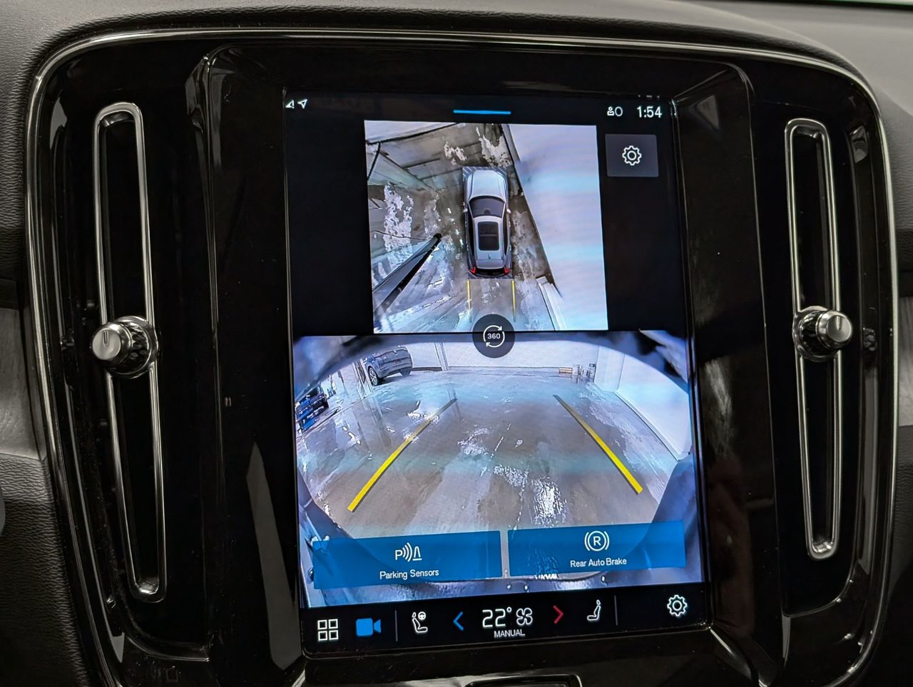 Image 18 Volvo XC40 B5 - Plus 2025