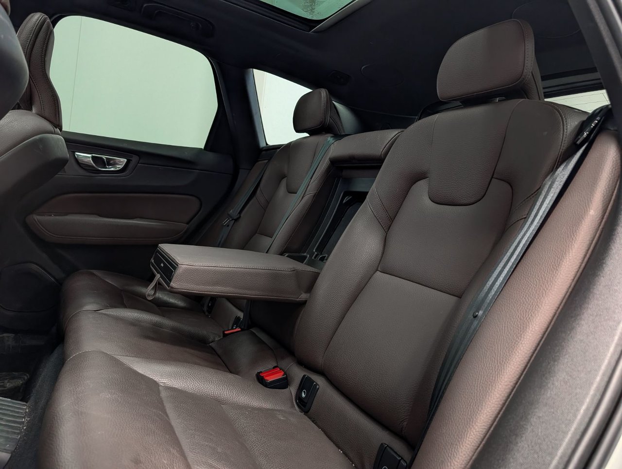 Image 11 Volvo XC60 Inscrptn Expr Rchrg 2022