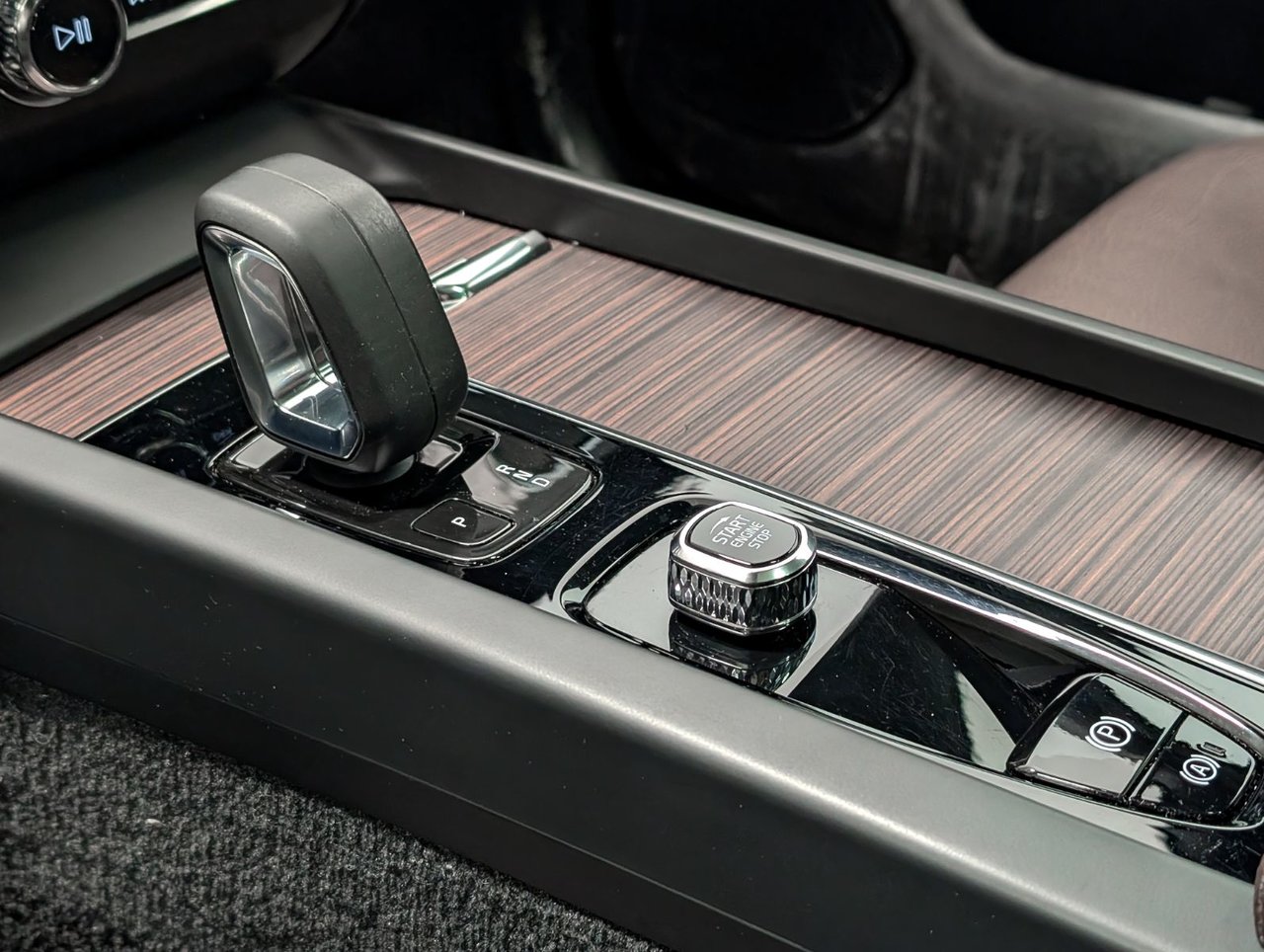 Image 18 Volvo XC60 Inscrptn Expr Rchrg 2022