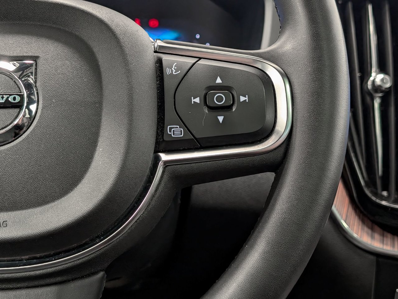 Image 19 Volvo XC60 Inscrptn Expr Rchrg 2022