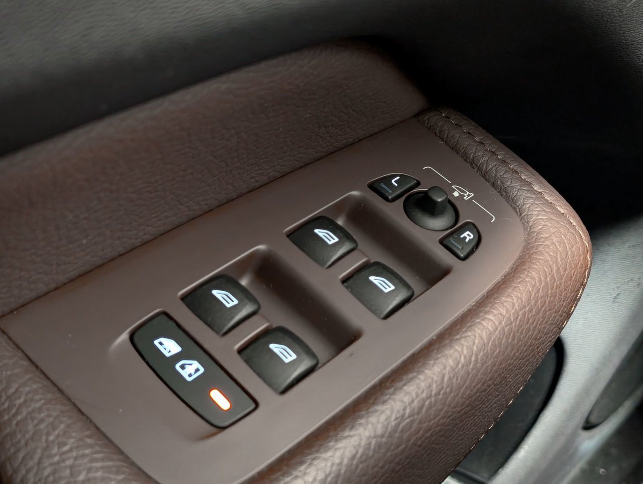 Image 24 Volvo XC60 Inscrptn Expr Rchrg 2022