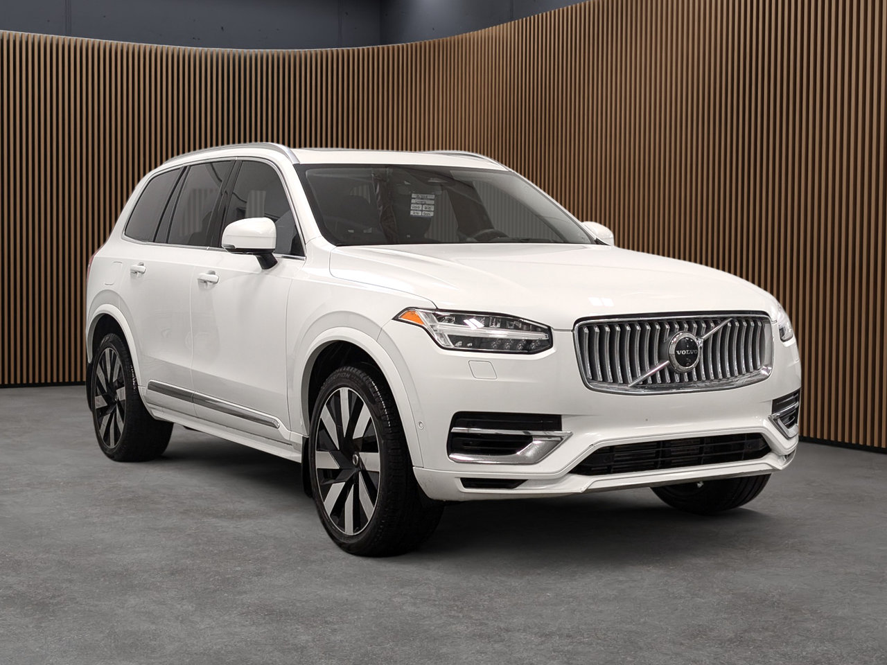 Image 4 Volvo XC90 T8 AWD Ultra Bright Theme 7-Seater 2025