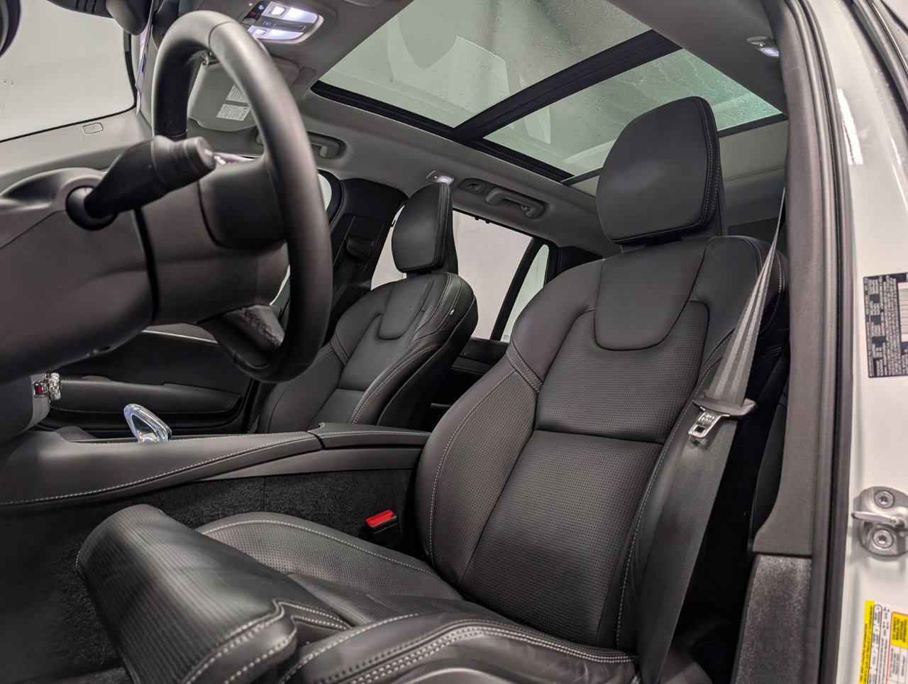 Image 9 Volvo XC90 T8 AWD Ultra Bright Theme 7-Seater 2025