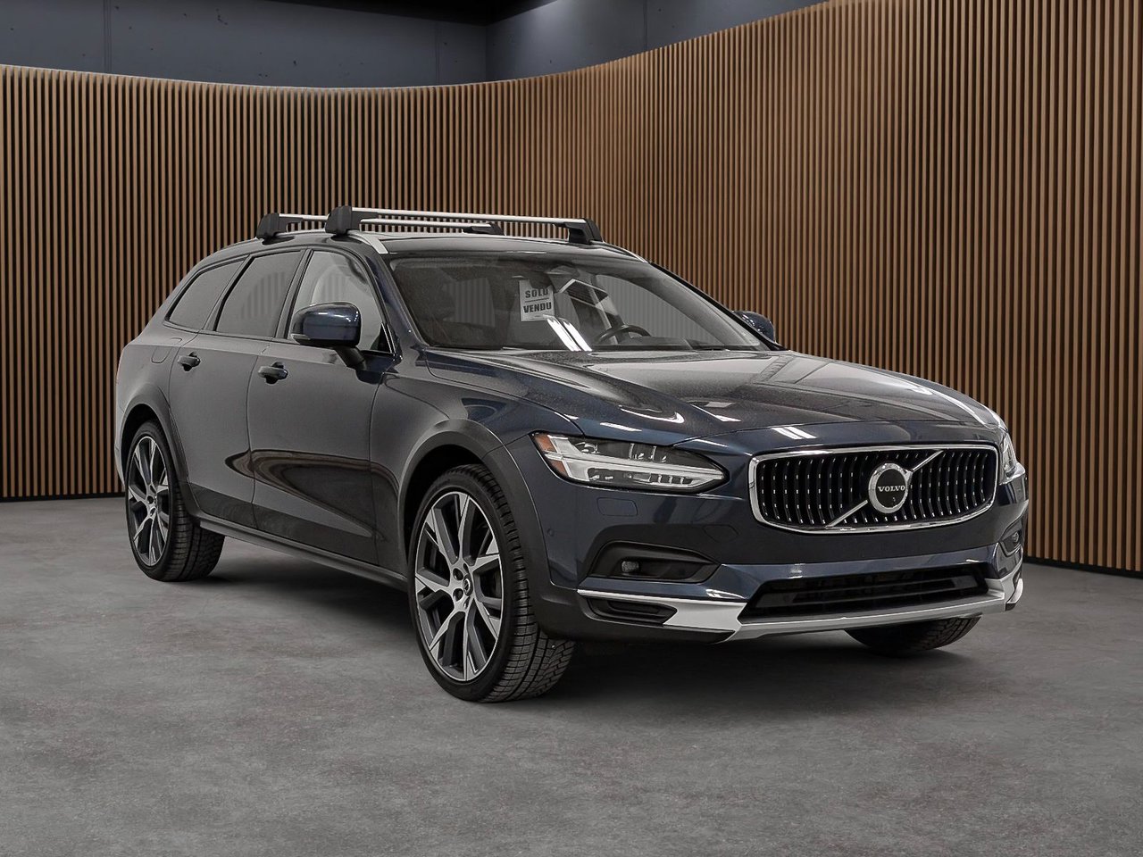 Volvo V90 Cross Country CC B6 2022 — photo 4