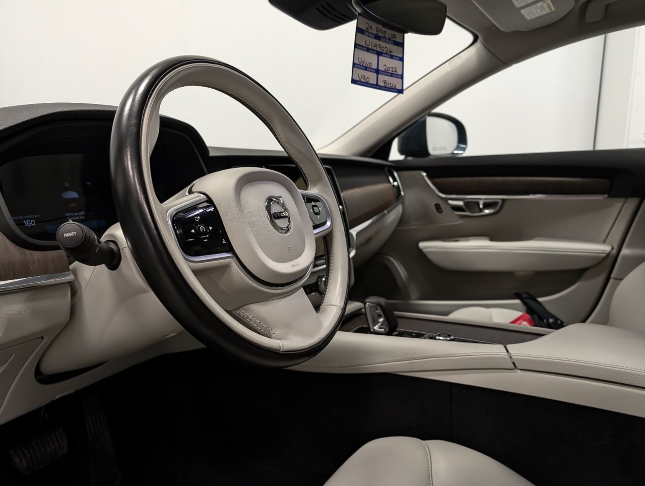 Volvo V90 Cross Country CC B6 2022 — photo 8