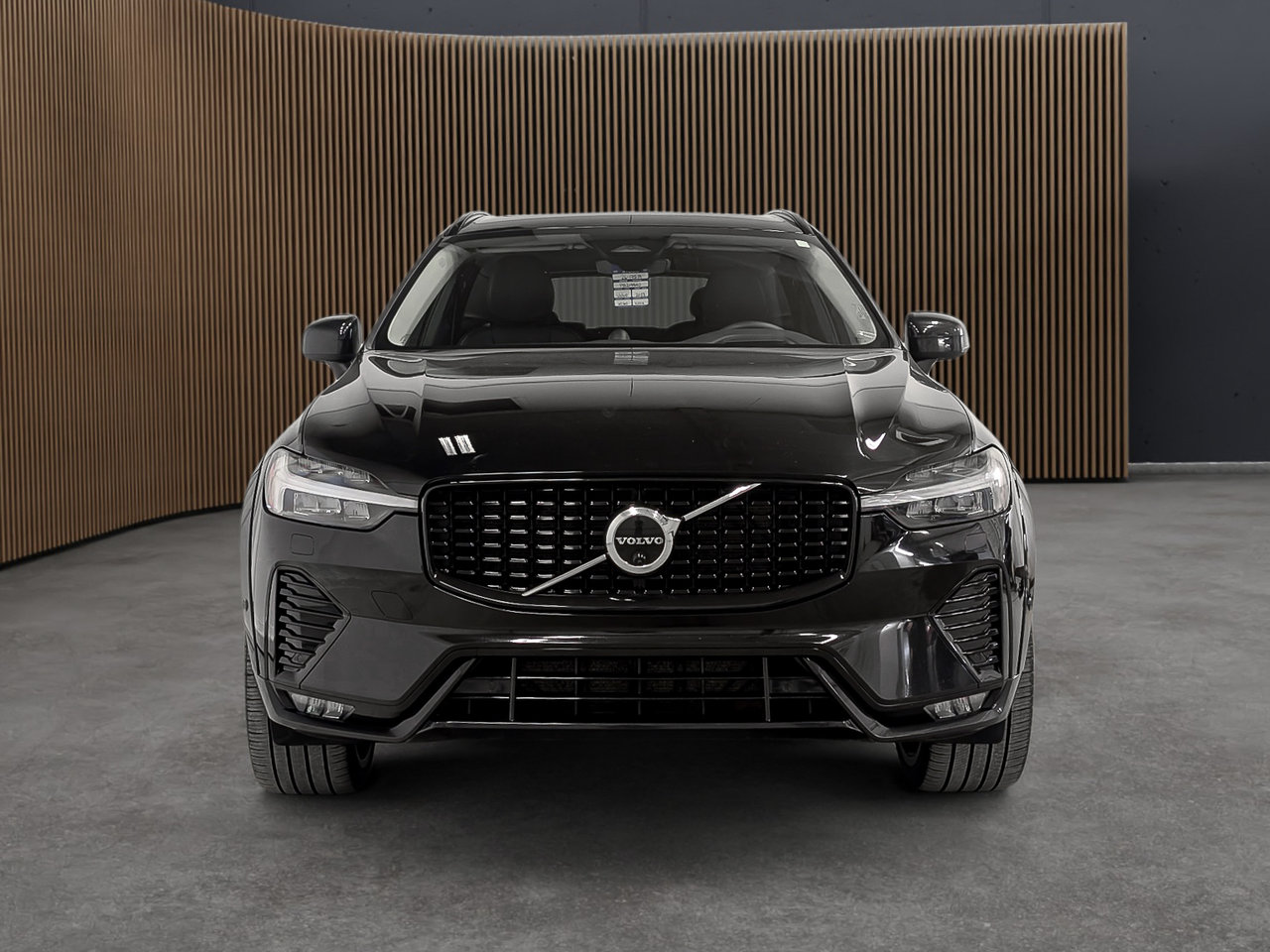 Volvo XC60 Ultimate Dark B6 2023 — photo 3