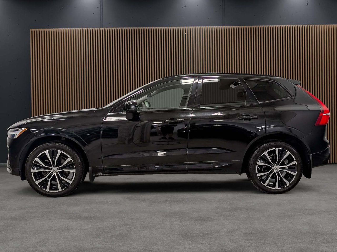 Volvo XC60 B5 - Plus 2024 — photo 2