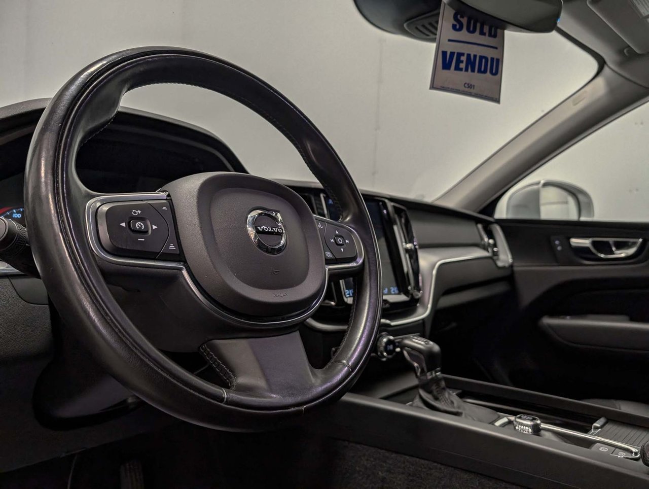 Volvo XC60 Momentum 2020 — photo 8