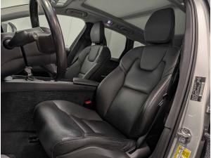 Miniature 9 Volvo XC60 Momentum 2020