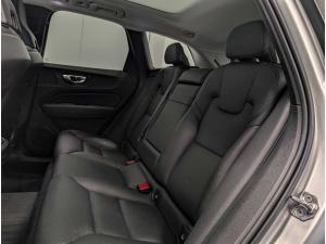 Miniature 12 Volvo XC60 Momentum 2020