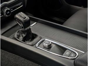 Miniature 17 Volvo XC60 Momentum 2020