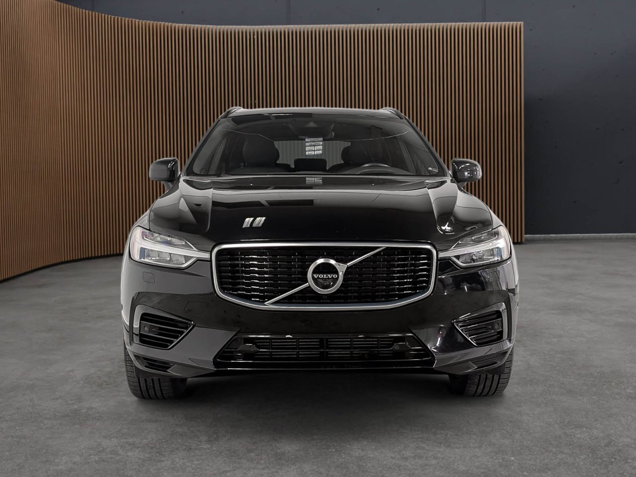 Volvo XC60 R-Design 2020 — photo 2