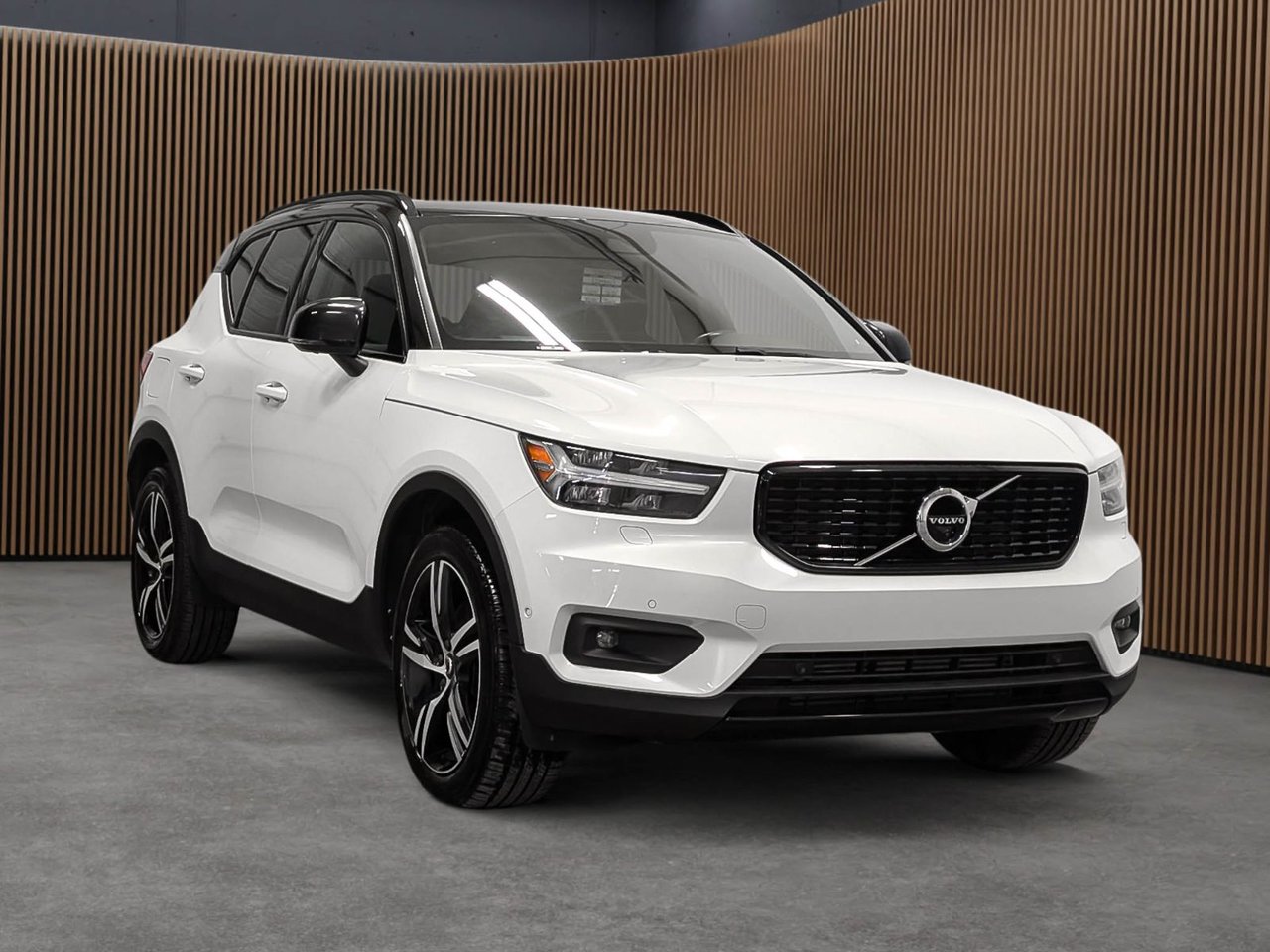Volvo XC40 R-Design 2020 — photo 3
