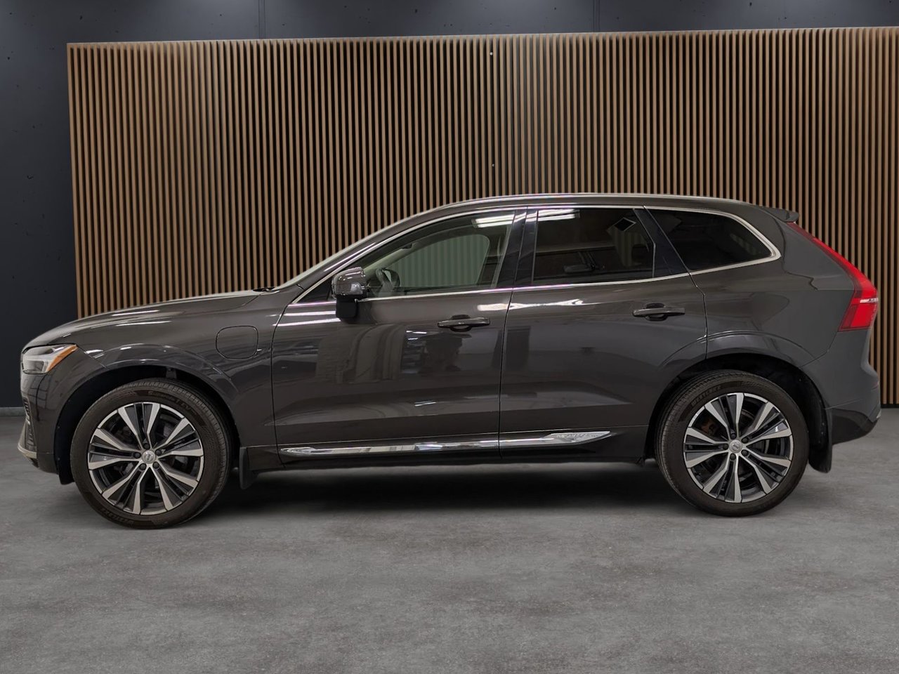 Volvo XC60 Inscrptn Expr Rchrg 2022 — photo 2