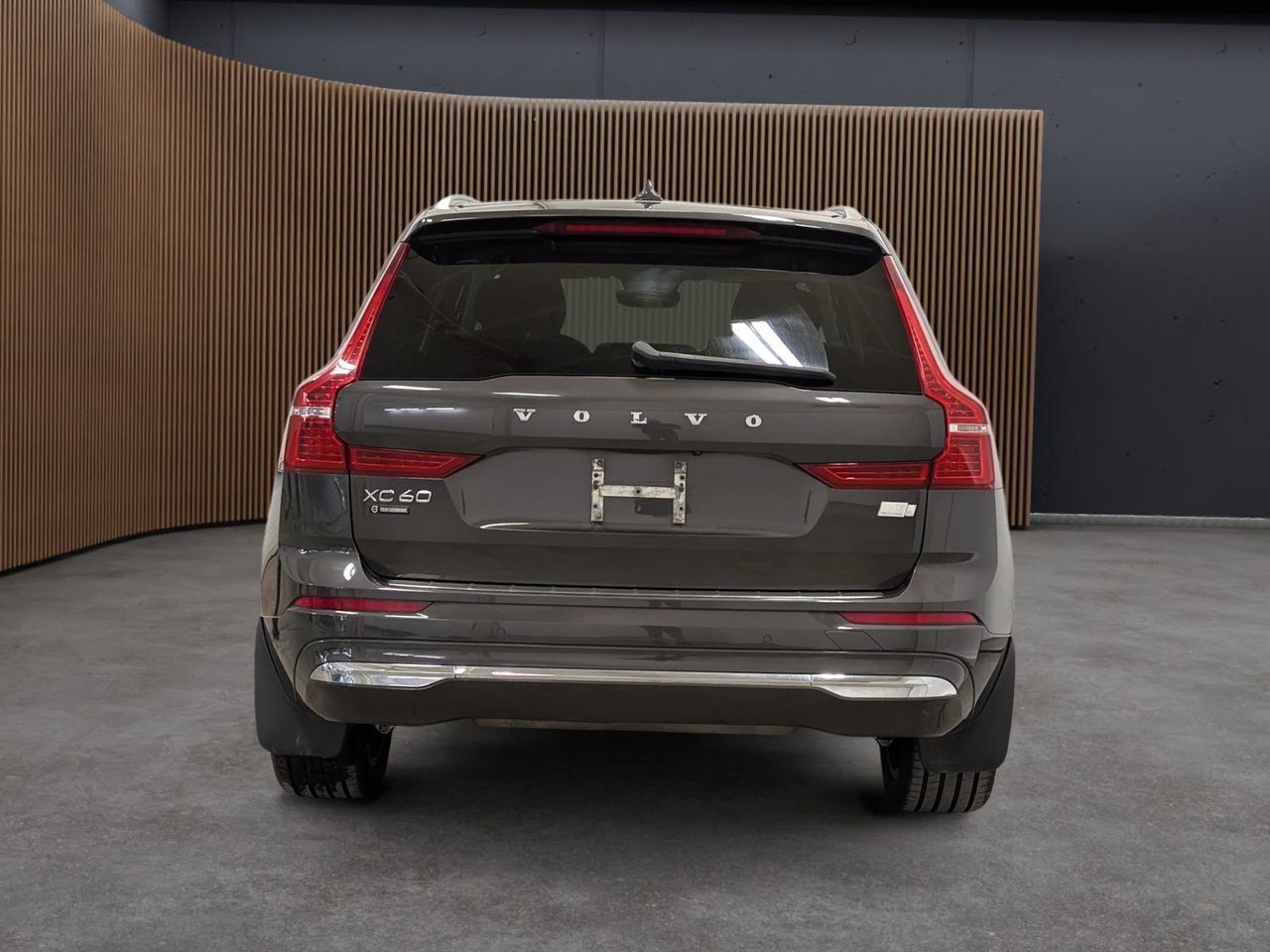Volvo XC60 Inscrptn Expr Rchrg 2022 — photo 3