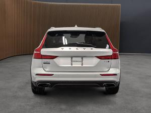 Miniature 5 Volvo V60 Cross Country CC 2020