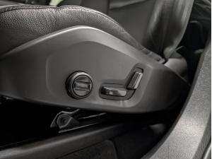 Miniature 10 Volvo XC60 Momentum 2022