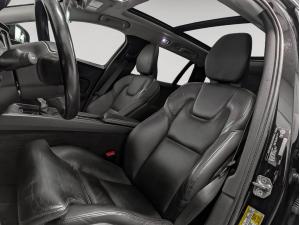 Miniature 9 Volvo V60 Momentum 2020